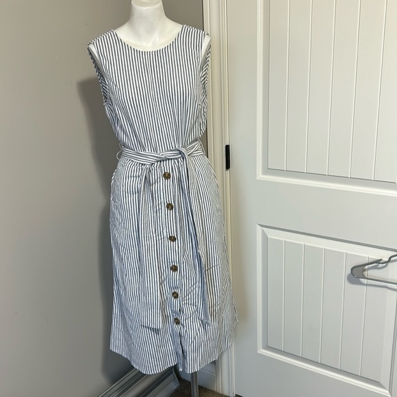 Court and Rowe Sleeveless Stretch Cotton
Seersucker Midi Dress Gray White Sz 6 - Picture 5 of 14